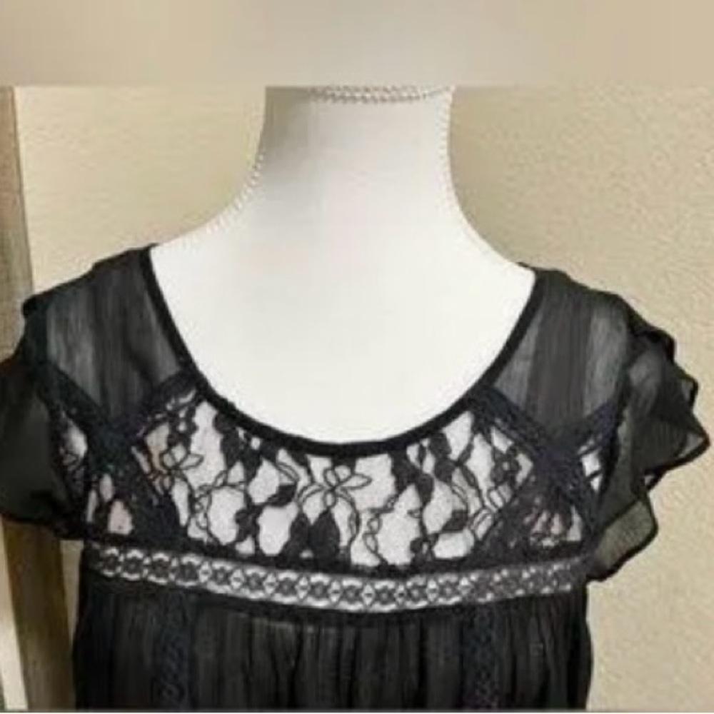 Jessica Simpson Sheer blouse